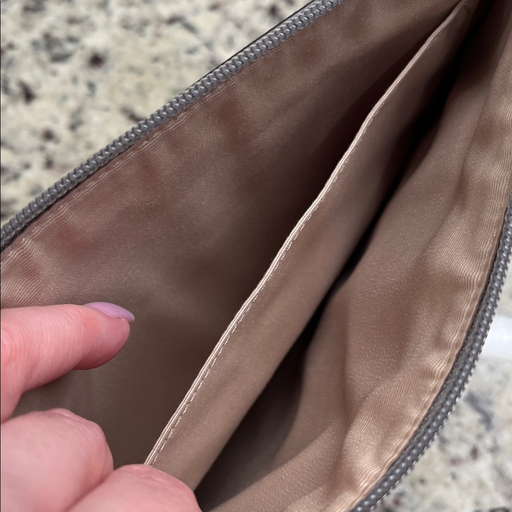 Coach White Lion Novelty Large Darcy Clutch NWOT - Picture 11 of 12